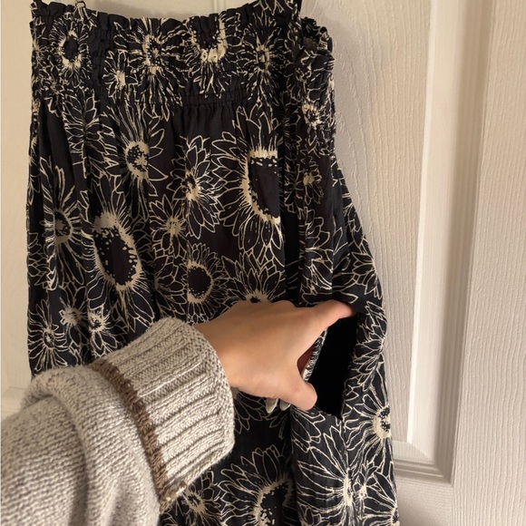 Urban Outfitters Black and White Floral Babydoll Dress - Picture 2 of 4